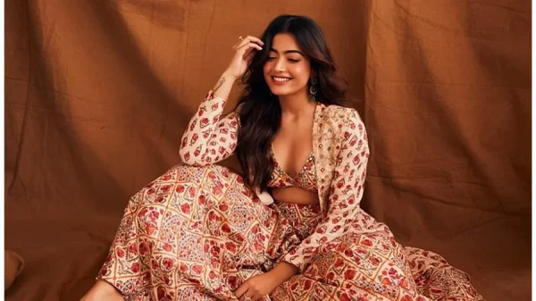 সে মিষ্টি খায় না, কিন্তু আমাকে মিষ্টি খাওয়ায়…