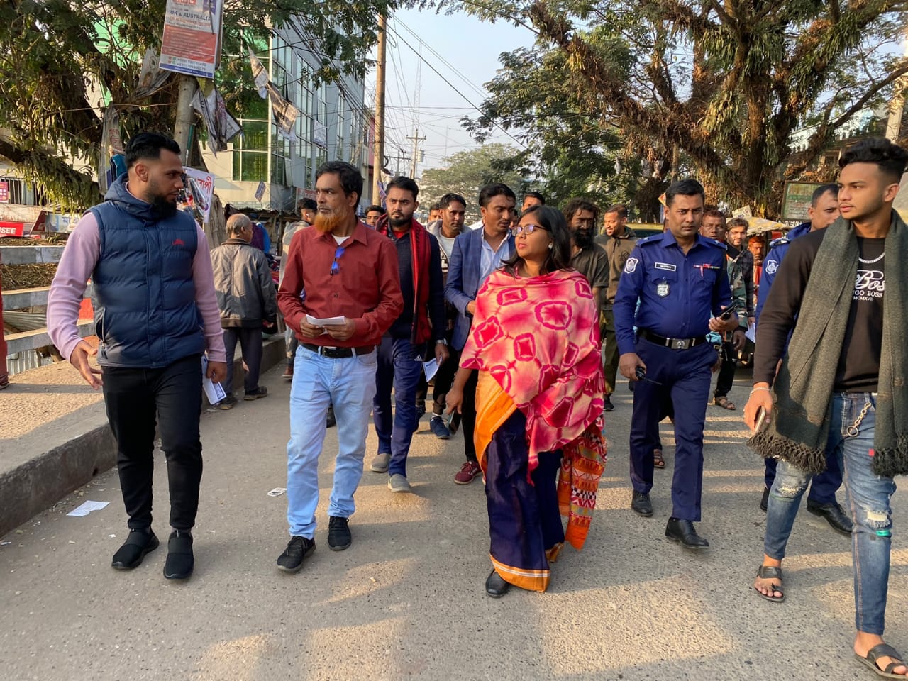 বিশ্বনাথে পরিস্কার পরিচ্ছন্ন রাখতে সচেতনতামূলক লিফলেট বিতরণ
