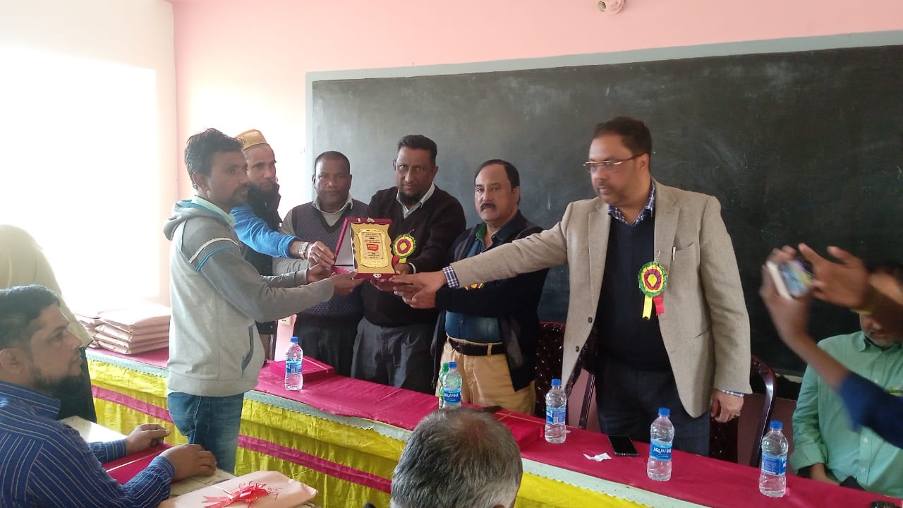 বিশ্বনাথে কুইজ প্রতিযোগিতার পুরুষ্কার বিতরণ সম্পন্ন