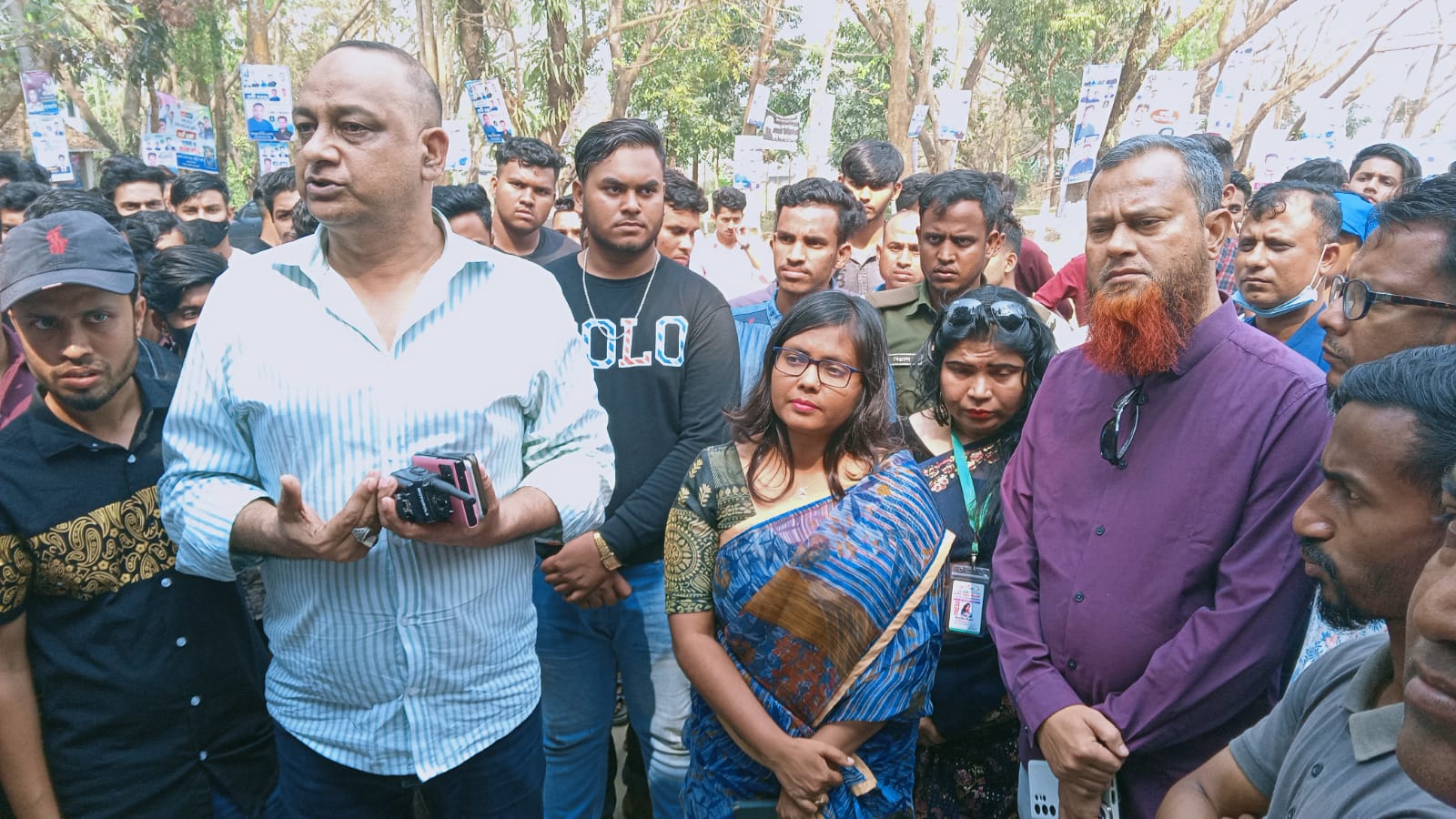 বিশ্বনাথ সরকারি কলেজ উত্তাল : শংকুর অপসারণ দাবিতে শিক্ষার্থীদের প্রতিবাদ