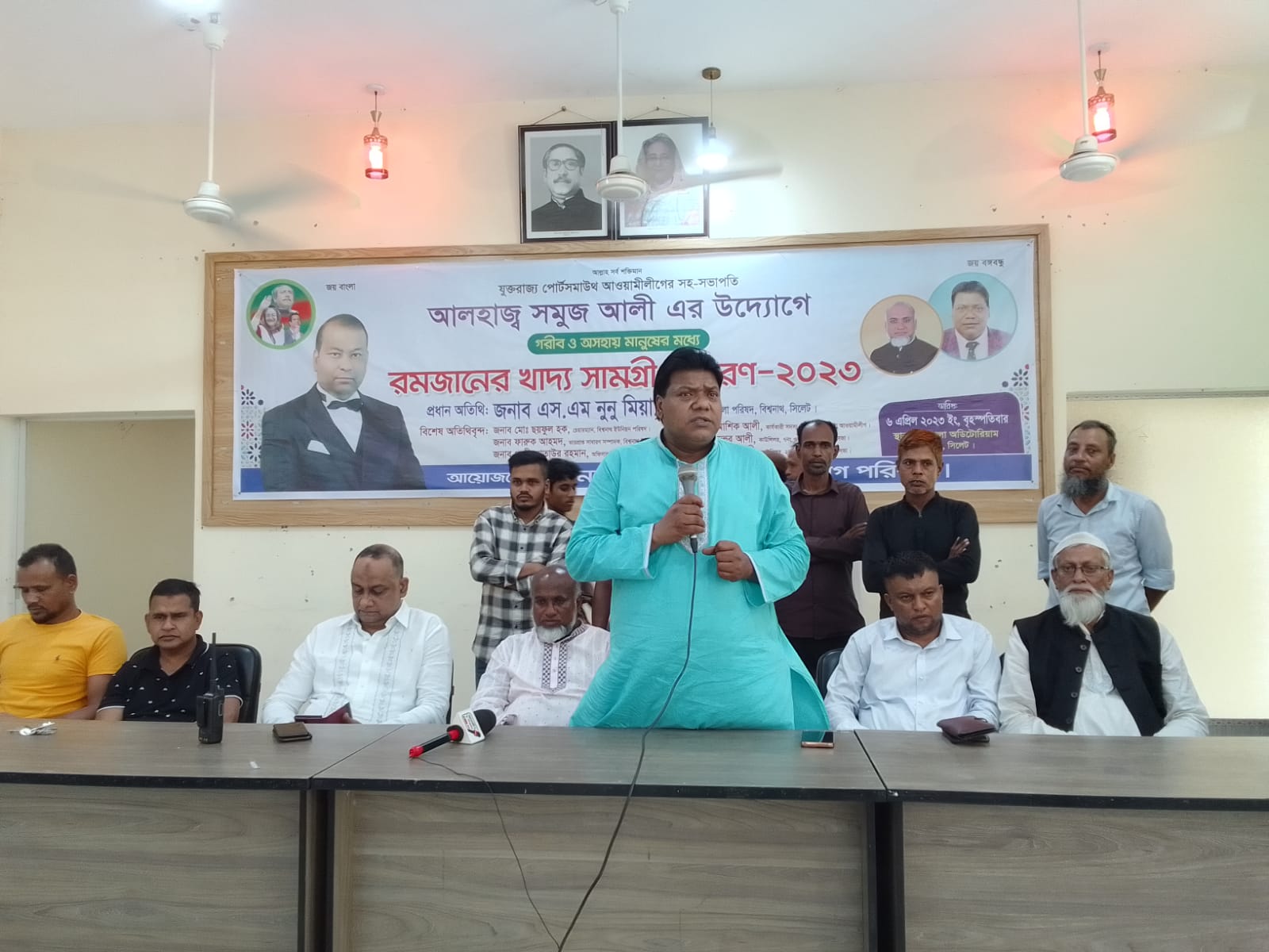 বিশ্বনাথে আলহাজ্ব সমুজ আলী’র উদ্যোগে ২০০টি পরিবার পেল খাদ্যসামগ্রী