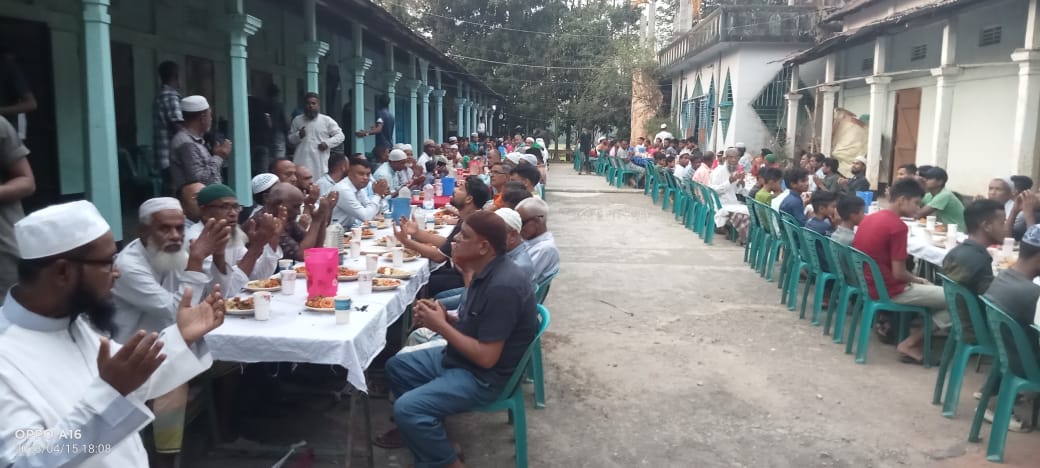 বিশ্বনাথ উপজেলার সাবেক চেয়ারম্যান সুহেল চৌধুরী উদ্যোগে ইফতার মাহফিল