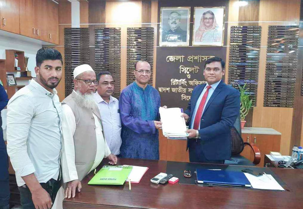 সিলেট-২ আসনে মনোনয়ন পত্র জমা দিলেন এমপি মোকাব্বির খান