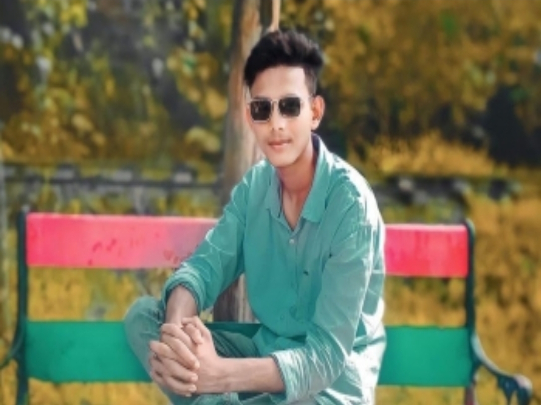 ব্যাডমিন্টন খেলতে গিয়ে লাশ হলো এক তরুণ