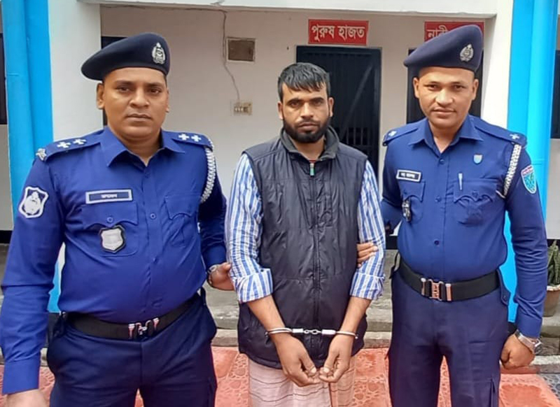 ঢাকা থেকে একাধিক ডাকাতি মামলার আসামি বিশ্বনাথের সুফি ডাকাত গ্রেপ্তার