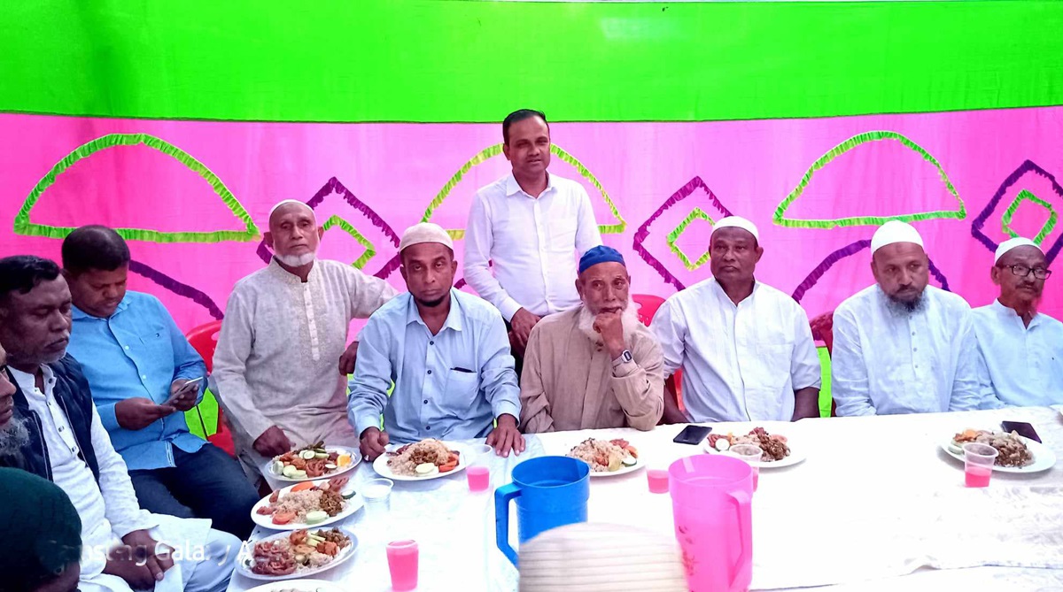 বিশ্বনাথে নিজ গ্রামবাসীর সাথে উপজেলা চেয়ারম্যান প্রার্থী গিয়াসের মতবিনিময়