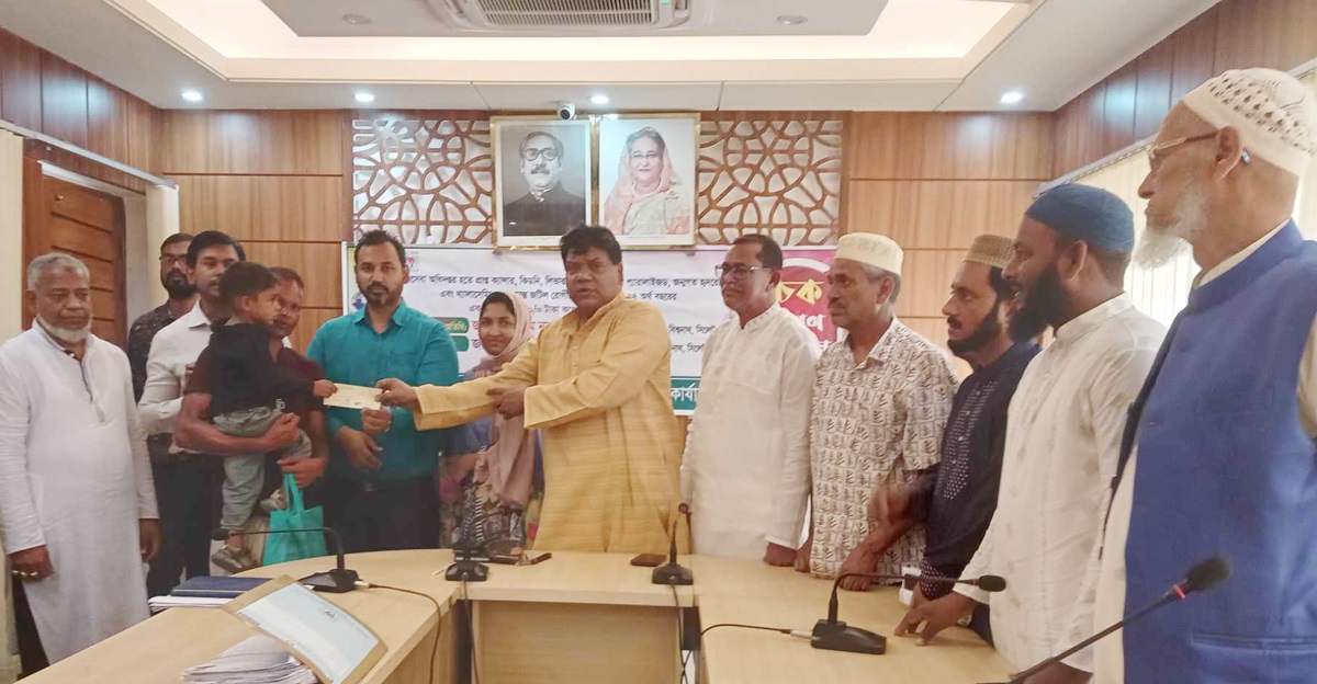 সরকারের চিকিৎসা সহায়তা : বিশ্বনাথে ৩৪ রোগীকে চিকিৎসা বাবদ ১৭ লাখ টাকার চেক বিতরণ
