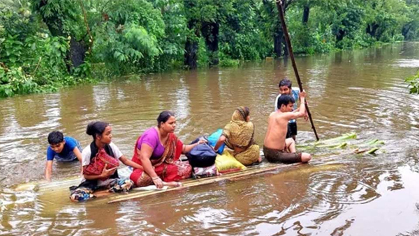 বন্যায় এখন পর্যন্ত ১৩ জনের প্রাণহানি, পানিবন্দি ৯ লাখ পরিবার