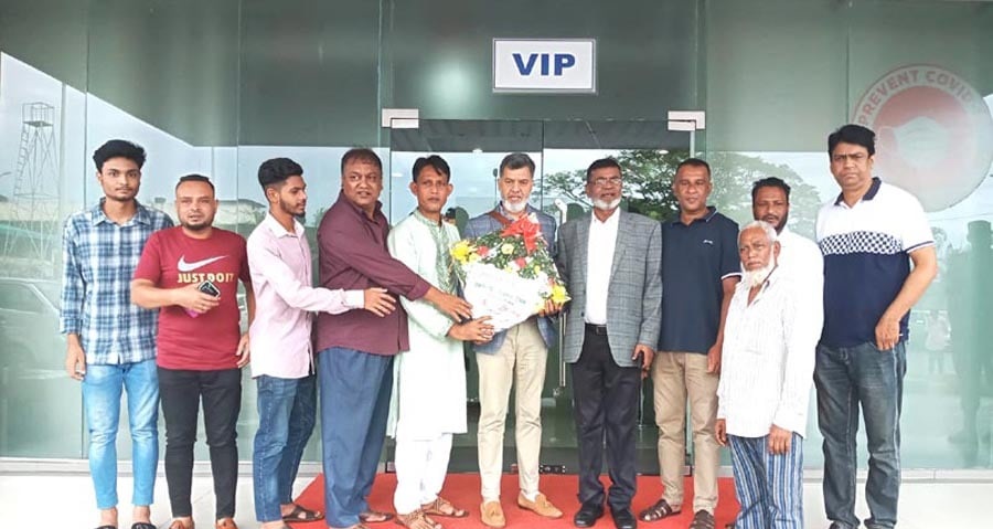 বিমান বন্দরে মিছবাহ উদ্দিন সংবর্ধিত
