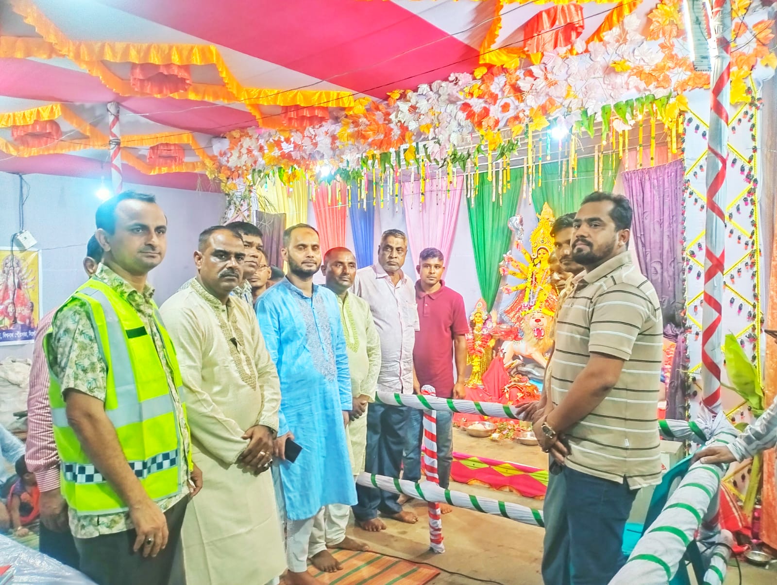 বিশ্বনাথে বিভিন্ন পূজা মণ্ডপ পরিদর্শন করলেন – পুলিশ সুপার মাহবুবুর রহমান
