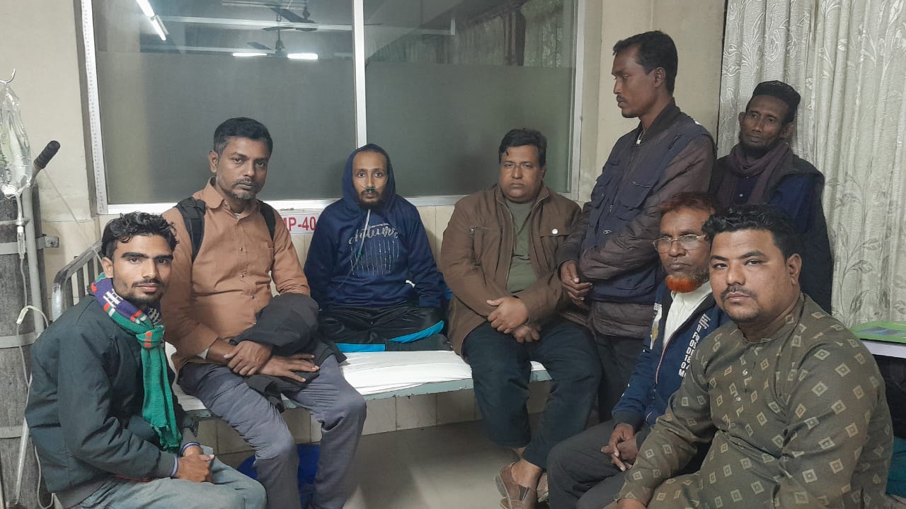 অসুস্থ সহকর্মী সাংবাদিক সেবুকে দেখতে সিলেট রাগীব রাবেয়া মেডিকেল কলেজে বিশ্বনাথ উপজেলা প্রেসক্লাব
