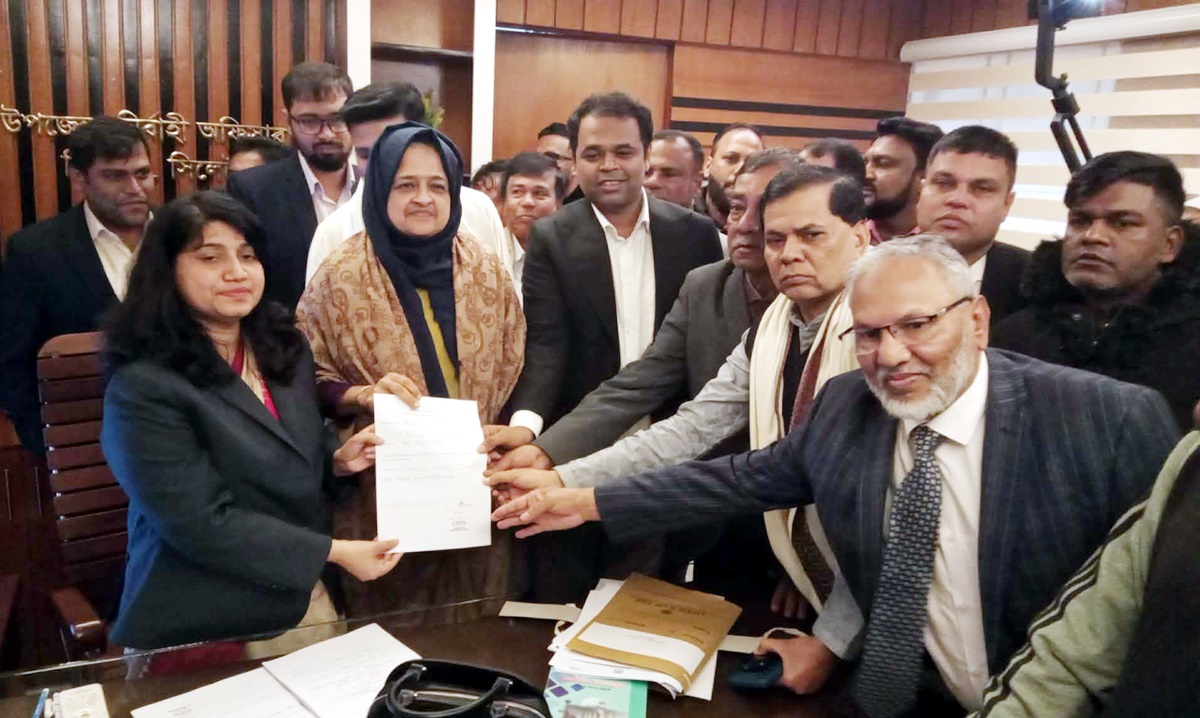 সিলেট-২ : ইলিয়াসপত্নী লুনা ও পুত্র অর্ণব’সহ মনোনয়নপত্র জমা দিলেন ৯ প্রার্থী