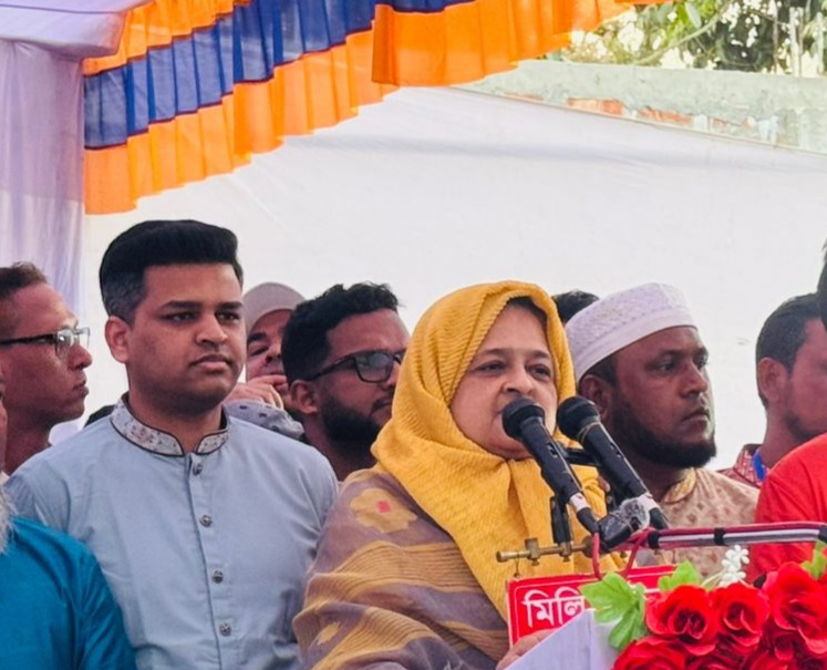 ভোট দিয়ে ফলাফল নিয়ে সেন্টার ত্যাগ করার আহবান তাহসিনা রুশদীর লুনার