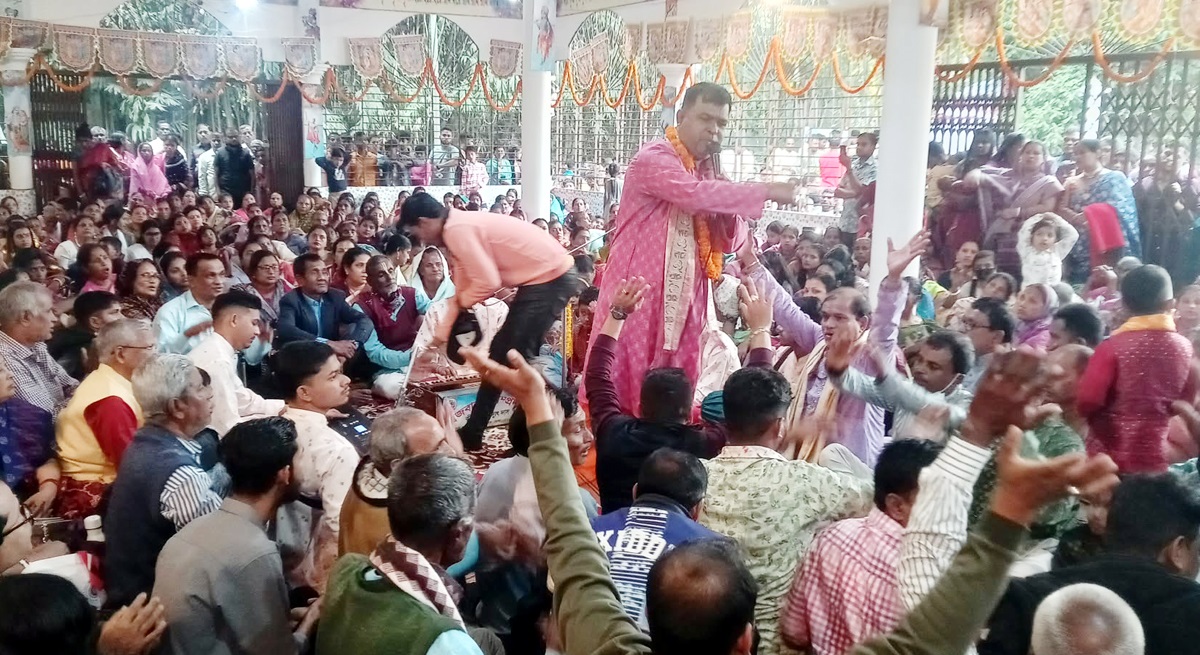 পূর্ণার্থীদের ঢলে বিশ্বনাথে শ্রীশ্রী ঠাকুর বৈষ্ণব রায়ের অন্তর্ধান মহোৎসব সম্পন্ন