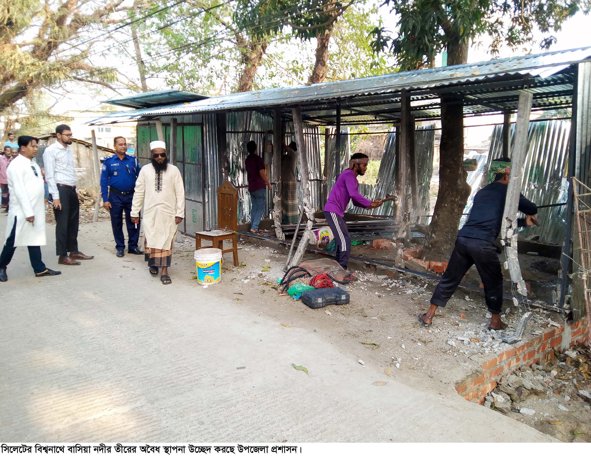 বিশ্বনাথে অবৈধ স্থাপনা উচ্ছেদ