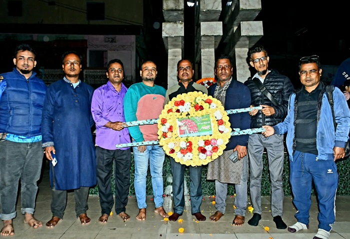 একুশের প্রথম প্রহরে বিশ্বনাথ প্রেসক্লাবের শ্রদ্ধাঞ্জলি অর্পণ