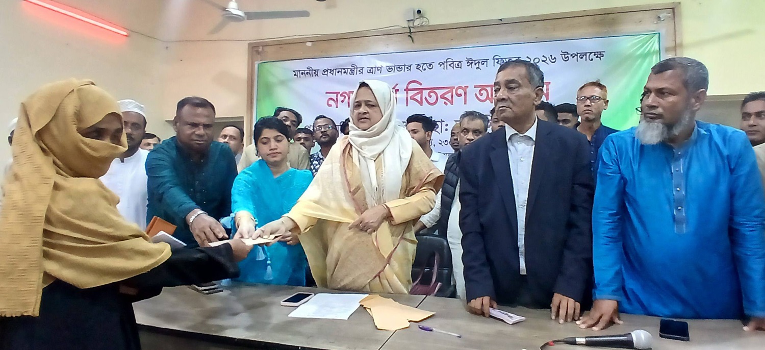 বিশ্বনাথে প্রধানমন্ত্রীর ত্রাণ তহবিলেরঅর্থ বিতরণ করলেন এমপি