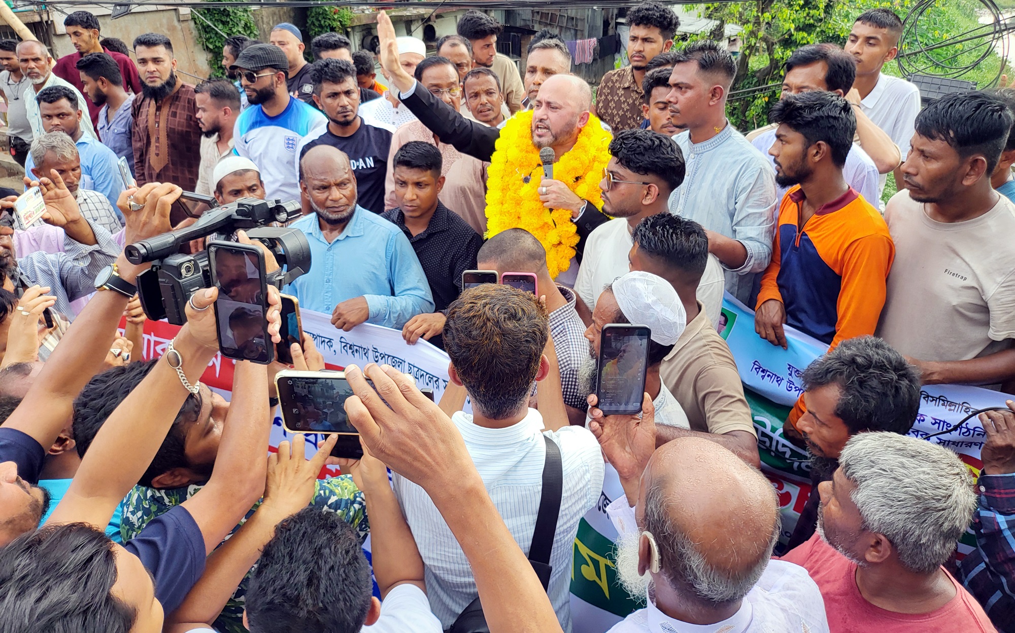 বিশ্বনাথে উপজেলা নির্বাচনে প্রতিদ্বন্দ্বিতা করতে দেশে ফিরলেন বিএনপি নেতা জসিম